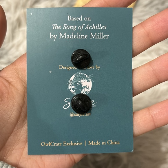 Owlcrate Perfect Parings Pin - Picture 3 of 3